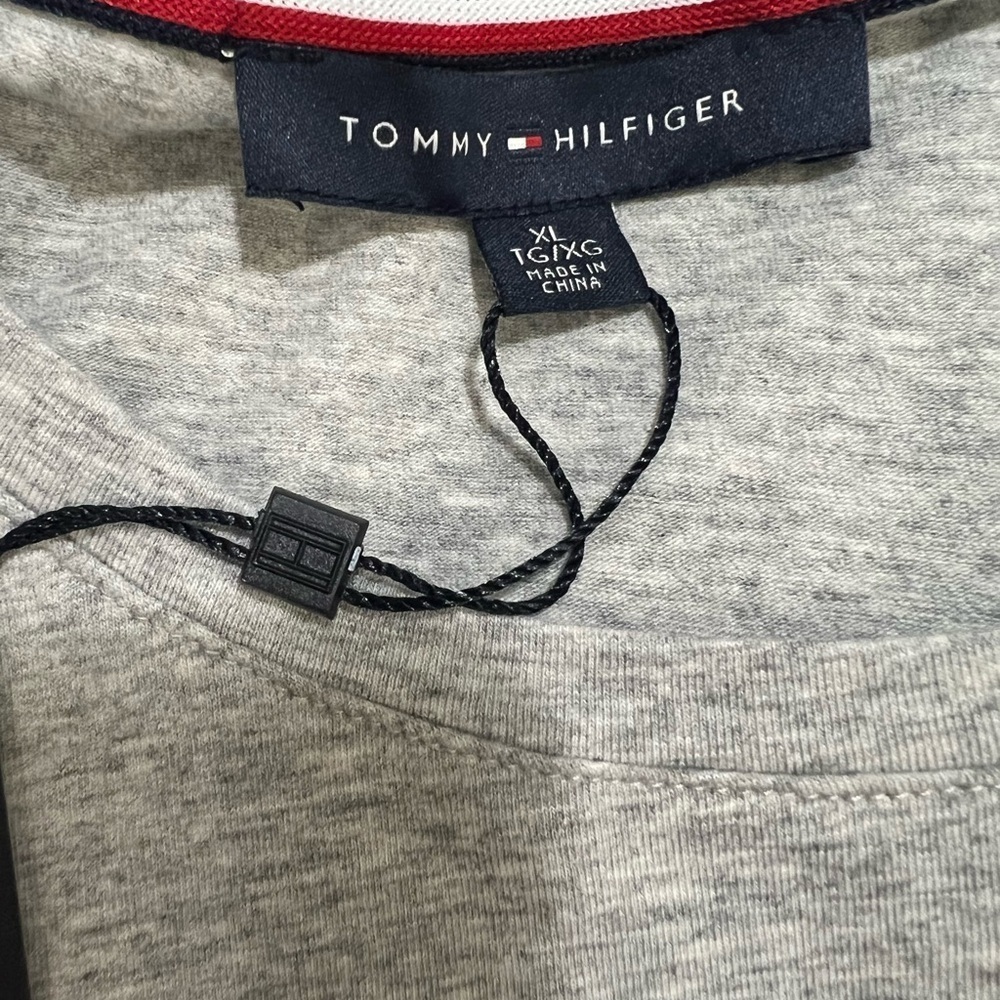 Tommy Hilfiger Women's Gray Logo T-Shirt - Picture 7 of 8